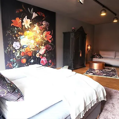 The George - Boutique Style *