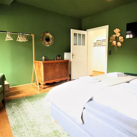 The George - Boutique Style