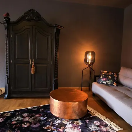 The George - Boutique Style Apartment *
